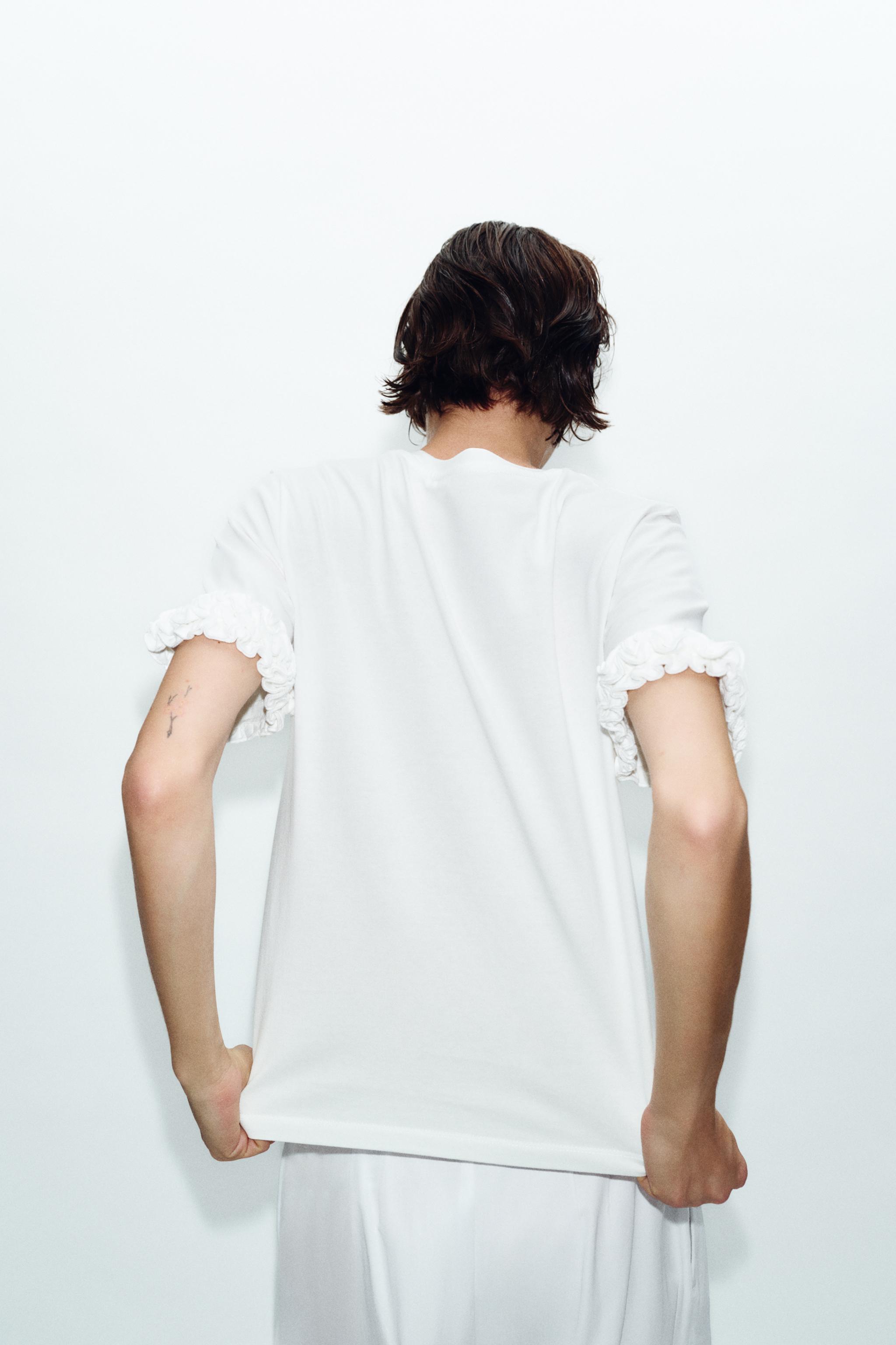 RUFFLED SLEEVE T-SHIRT